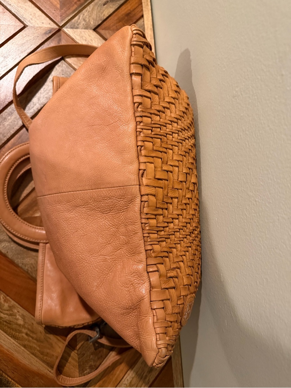 Bed Stu Adele Circle-Handle Shoulder Bag in Tan - Picture 4 of 5